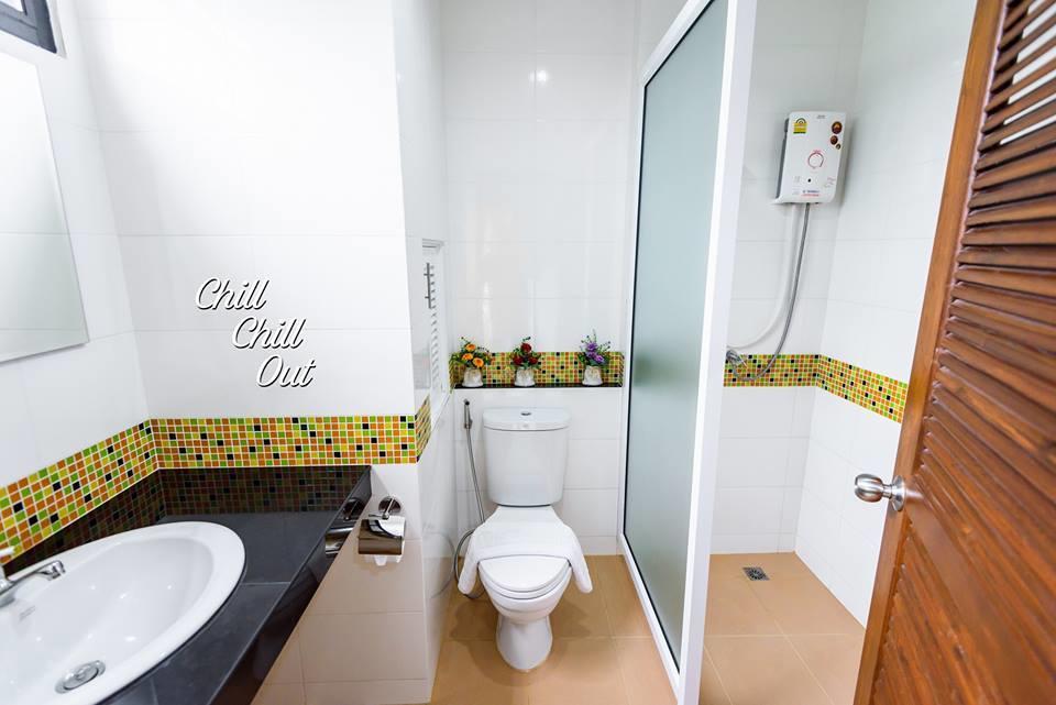 Hobby Hotel Уттарадит Экстерьер фото